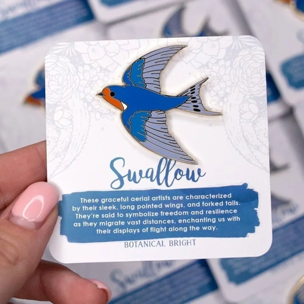 Swallow Bird Enamel Pin - Gold Plated Nature Brooch -‎ Wildlife Jewelry